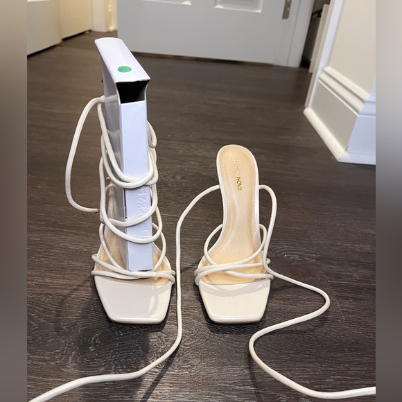 Nude Lace up heels - Picture 1 of 4